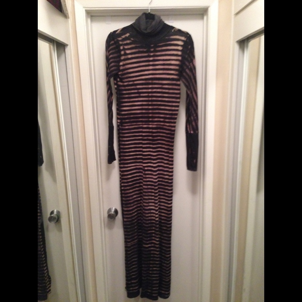 Long sleeve maxi dress